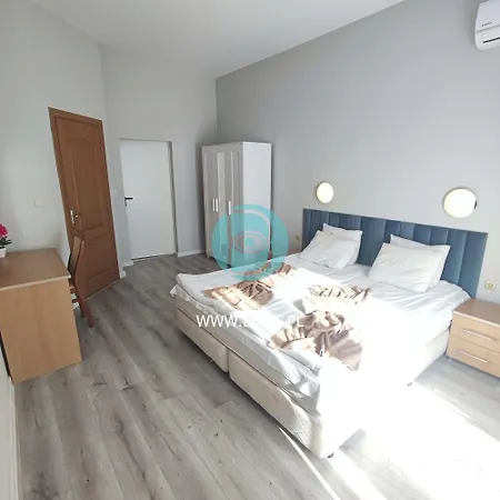 Trakia Plaza Apartmán *